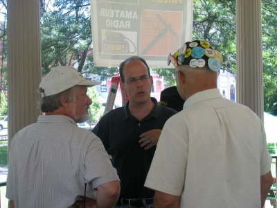 KC8PVB & K8OUA Talking Shop With The Mayor